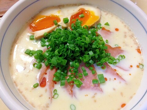 残った豆乳鍋をリメイク☆豚骨ラーメン